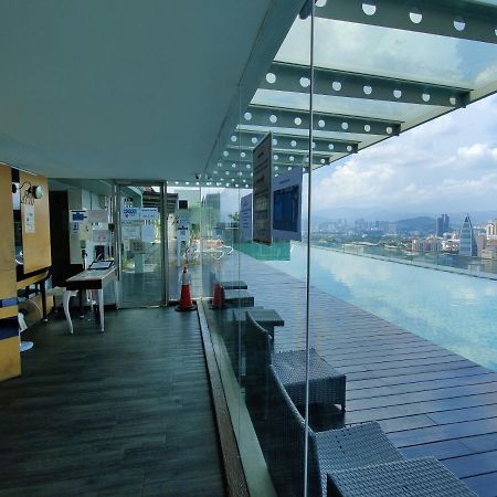 Starsbed Klcc Skyview Roof Pool Hostel Kuala Lumpur Dış mekan fotoğraf
