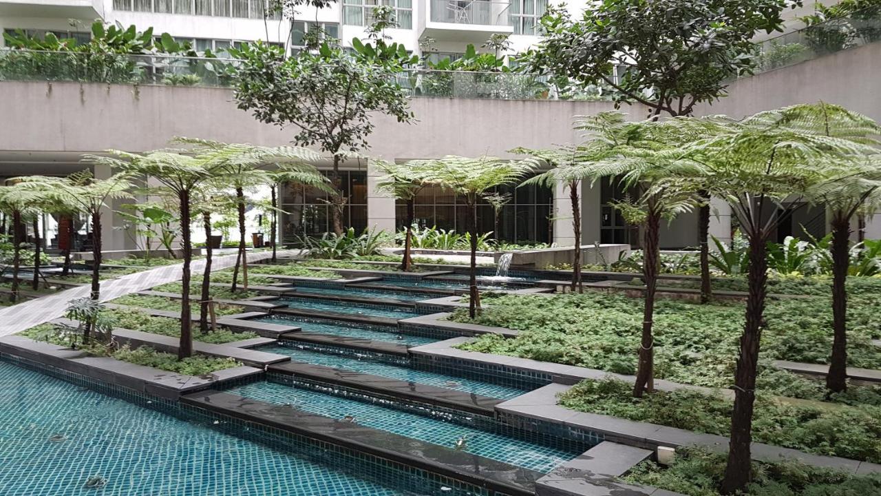 Starsbed Klcc Skyview Roof Pool Hostel Kuala Lumpur Dış mekan fotoğraf