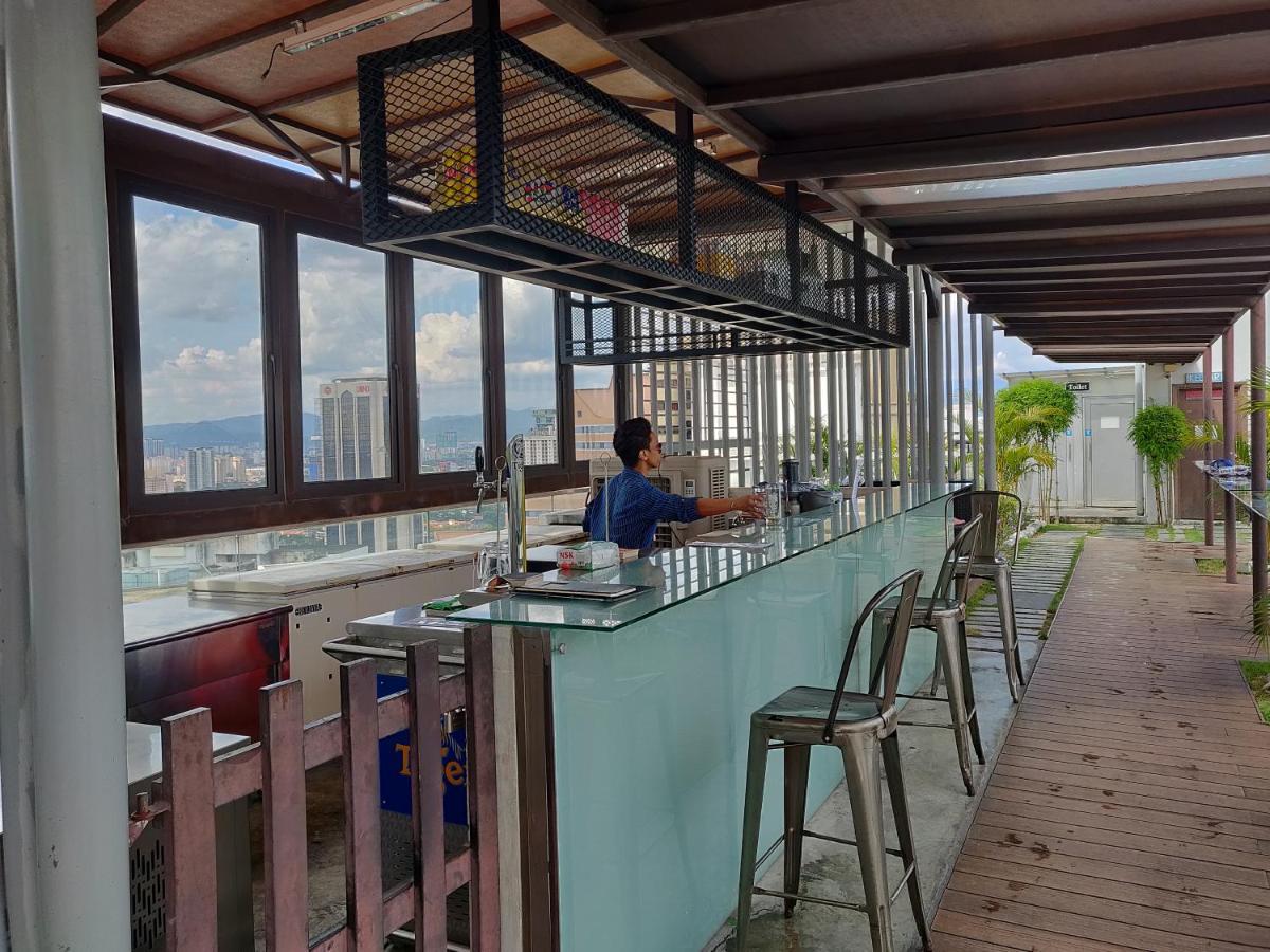 Starsbed Klcc Skyview Roof Pool Hostel Kuala Lumpur Dış mekan fotoğraf