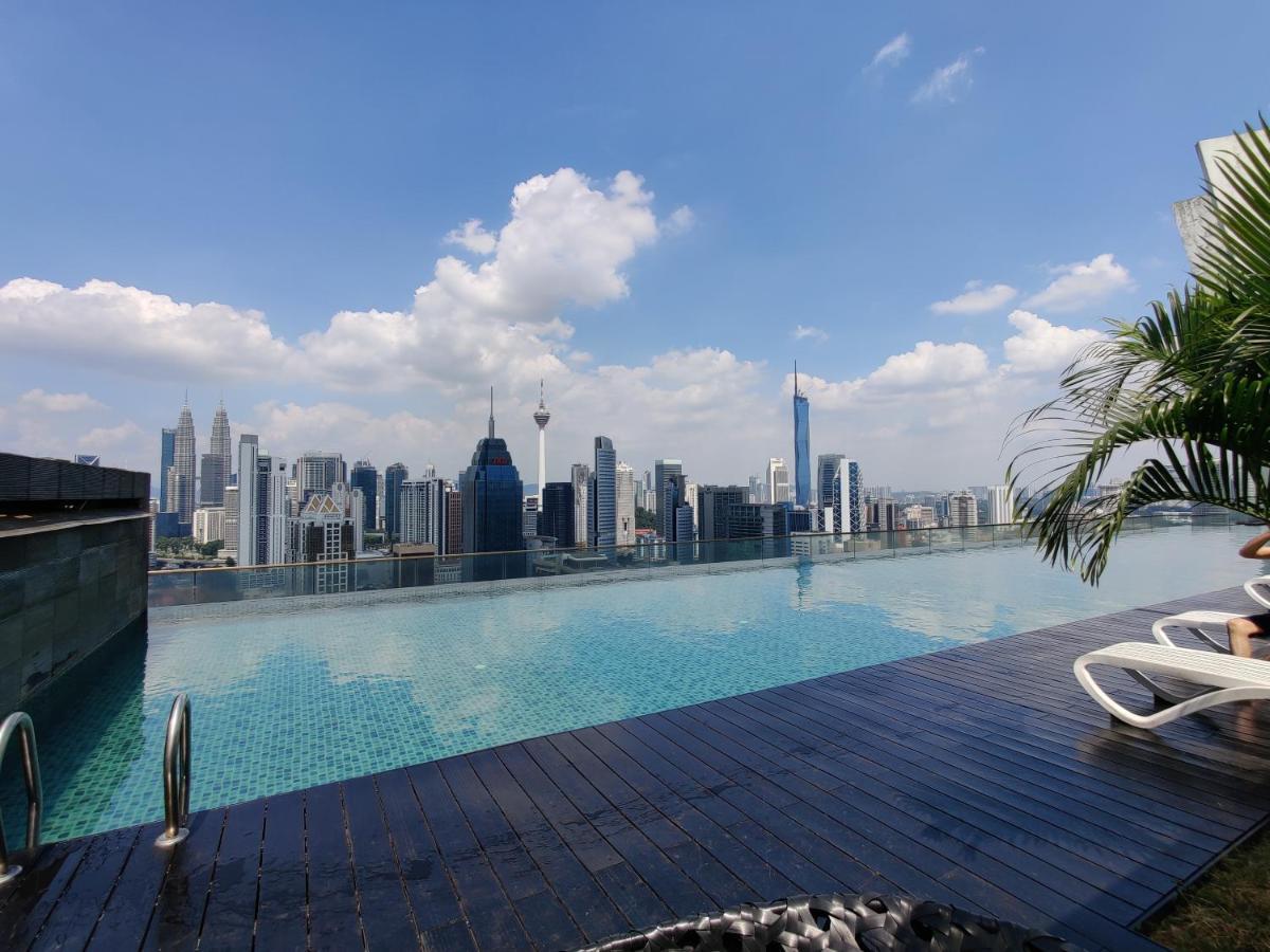 Starsbed Klcc Skyview Roof Pool Hostel Kuala Lumpur Dış mekan fotoğraf
