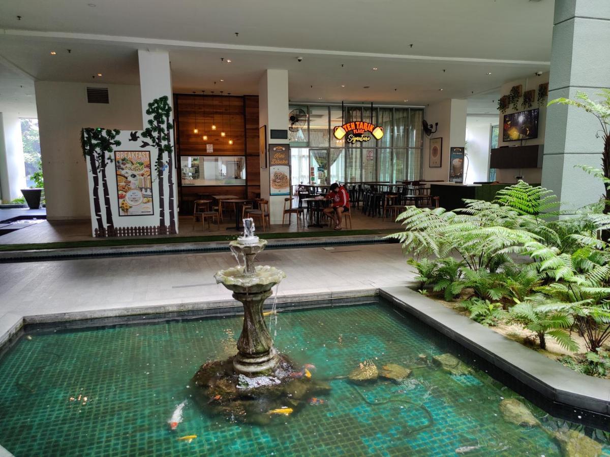 Starsbed Klcc Skyview Roof Pool Hostel Kuala Lumpur Dış mekan fotoğraf